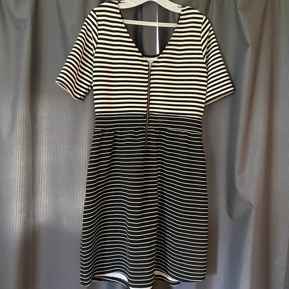 Nina Leonard dress - Picture 2 of 3